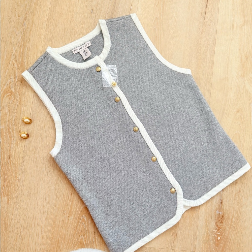 Sincerely Jules Gray and White Sleeveless Top